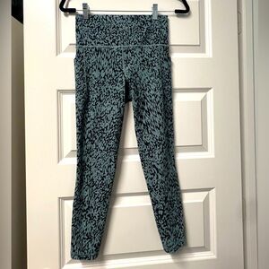 Athleta Salutation Stash Pocket 7/8 Tight Legging - 
Green Animal Print - Small